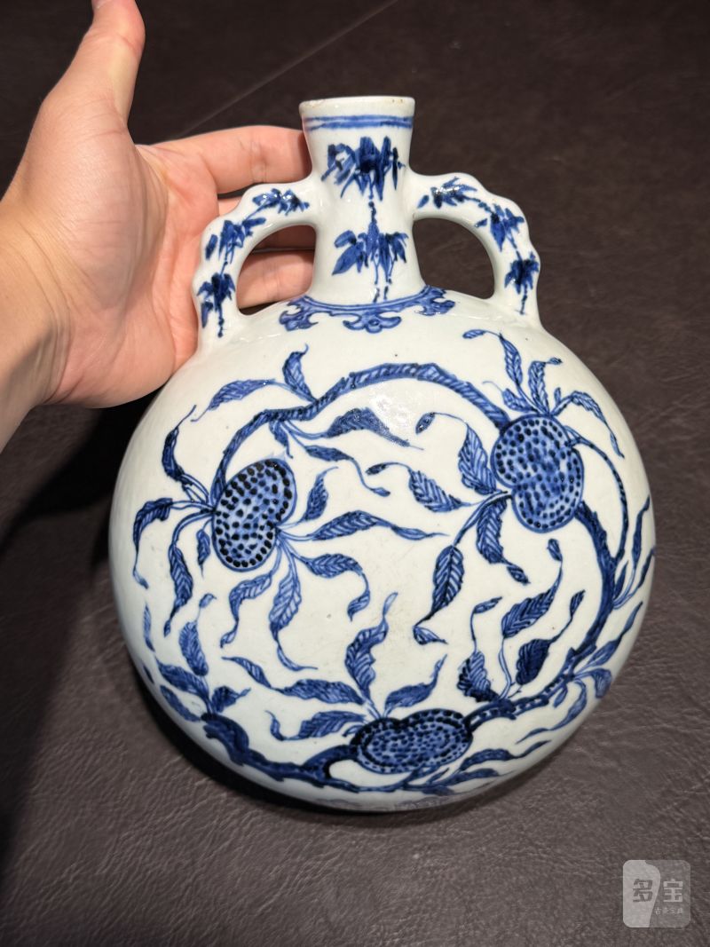 清雍正 青花折枝瑞果纹抱月瓶 - 图10